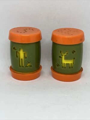 De colección St Labre Indian School 2” Plástico Sal Pimienta Coctelera NATIVO AMERICANO Montana Foto 1 de 4