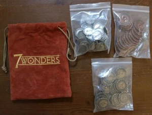 7 Wonders Promo Metallmünzen und bestickte Tasche / authentisches Zubehör / neu - Bild 1 von 2