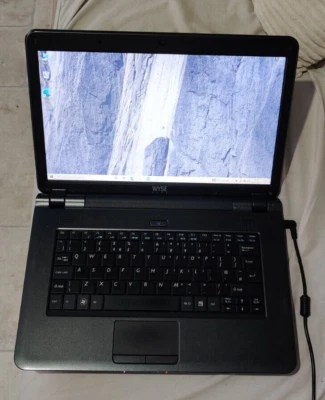 Dell Wyse Xn0m Radeon Laptop Win 10 Webcam SSD 4GB RAM Office Cheap - Image 1 of 4