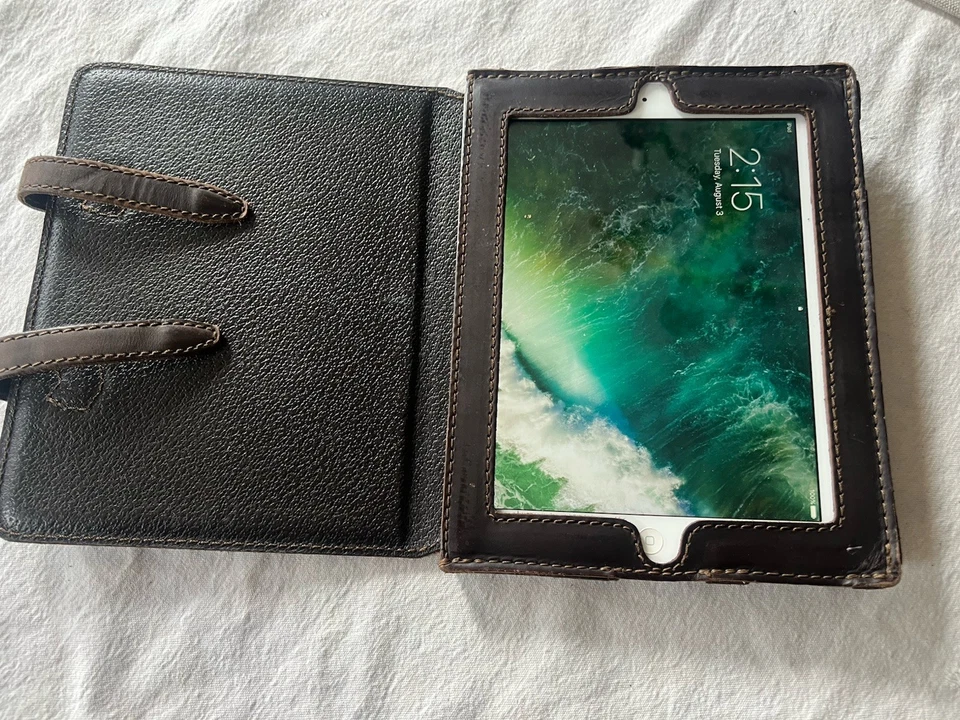 Apple iPad Mini Wi-Fi 7.9” + Saddleback Leather Case Dark Brown Full-Grain - Image 1 of 4