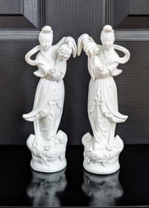 Pair of Vintage Chinese Guanyin Blanc De Chine Geisha Porcelain Figurines - Picture 1 of 11