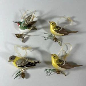 Lotto 4 ornamenti Hallmark Beauty of Birds: Grosbeak, Tanagers, Colibrì - Foto 1 di 18