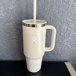 Bicchiere da viaggio Hydro Flask 32 oz tutto intorno con cannuccia - Foto 1 di 5