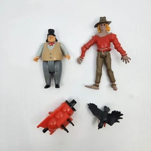 Vintage 1993 Kenner Batman DC Comics Scarecrow Penguin Some Accessories - Picture 1 of 5