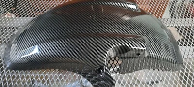 PARAFANGO  ANTERIORE  PER HONDA HORNET 600     simil carbonio  - Immagine 1 di 2