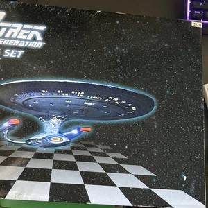 Vintage Star Trek The Next Generation Chess Set one piece, broken, and one miss - Picture 1 of 12