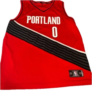 Damian Lillard Trikot Größe Large Portland Trail Blazers #0 NBA Basketball rot - Bild 1 von 5