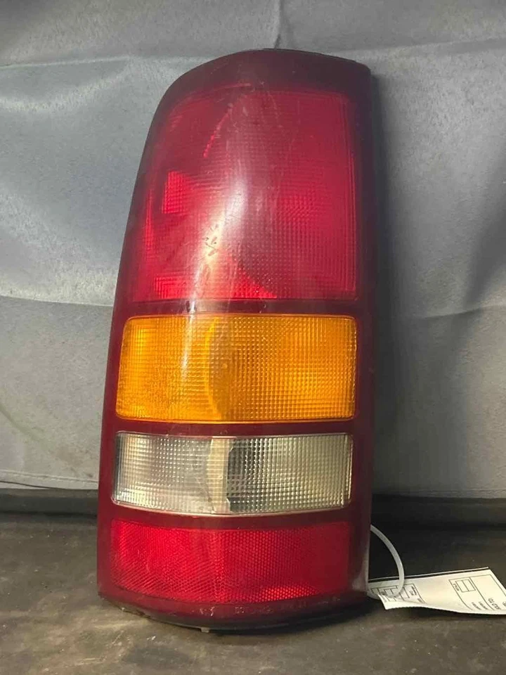Fits 1999-02 Chevy Silverado Left Tail LIght OEM:19169018 Foto 1 de 4