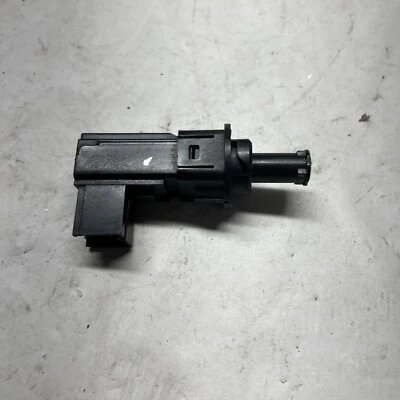 Jeep Grand Cherokee 2014-2024 pedal de freno luz de freno interruptor Ram Durango OEM Foto 1 de 4