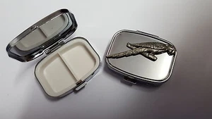 Parrot PP-B08 English Pewter Emblem on a Rectangular Travel Metal Pill Box - Picture 1 of 1