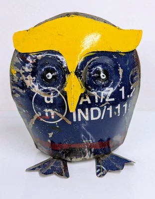 Escultura de arte popular de búho de metal reciclado - Decoración de jardín reciclado con industrial... Foto 1 de 4