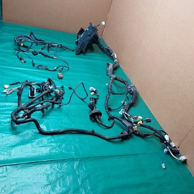 2009-2013 Toyota Corolla Engine Fuse Relay Box OEM 82111 0Z400 - Image 1 of 4