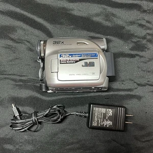 Videocámara portátil de video digital JVC GR-D30U MiniDV - Videocámara Leer descripción - Imagen 1 de 12
