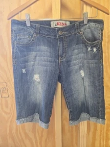 1st Kiss Bermuda Jean Shorts. 5 Pocket Stretch Design. Size 11 - Picture 1 of 7