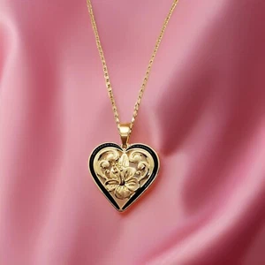 Hawaiian Hibiscus Heart Necklace - Picture 1 of 3