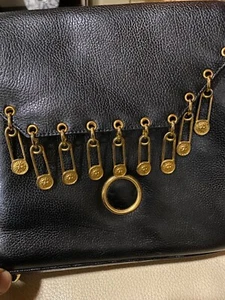 NEW VINTAGE GIANNI VERSACE FAMOUS SAFETY PIN LEATHER BAG - Picture 1 of 9