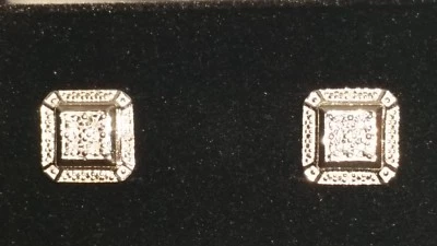 Pendientes cuadrados en capas de diamantes de plata de ley Kay Jewelers. Foto 1 de 4