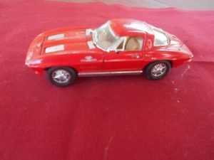 Sunnyside SS5735 1963 Chevrolet Corvette Stingray Split-Window, Red, 1/32 Scale - Picture 1 of 1