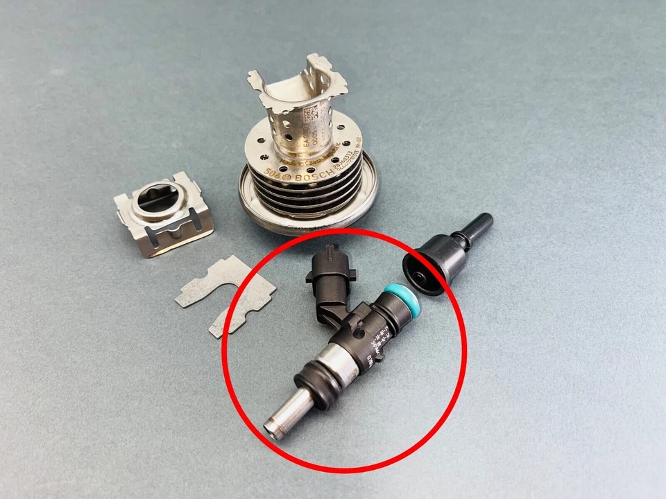 NUEVO GENUINO Bosch Adblue Inyector de Combustible REPARACIÓN Inyector MERCEDES VW FORD ROVER LR Foto 1 de 2