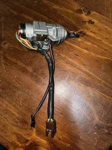 Genuine Ford Falcon AU S2,S3 Fairlane Ignition Barrel With Key - Picture 1 of 8
