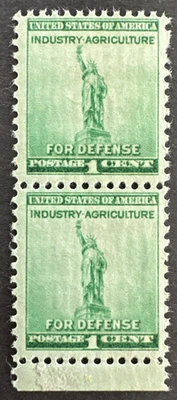 US 1940 SCOTT #899 Vertical Pair MNH National Defense Statue of Liberty - Image 1 of 2