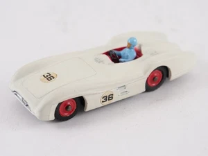 Dinky Toys GB N° 237 Mercedes-Benz Auto Da Corsa 1/43 - Foto 1 di 9