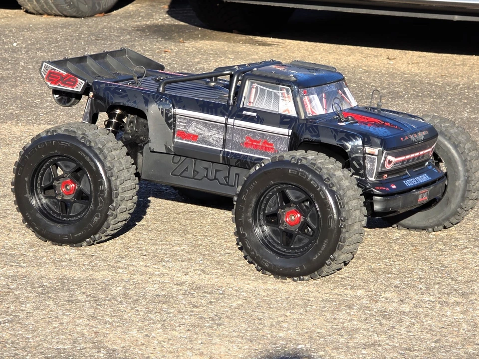 ARRMA 1/5 OUTCAST 8S EXB AVC 4X4 RTR Brushless Stunt Truck+OVP+Upgrades!!! - Bild 1 von 4