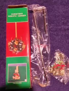VINTAGE GOLDFARBENER WEIHNACHTSKRANZHÄNGER - TEDDYBÄR - NEU IM KARTON - Bild 1 von 1