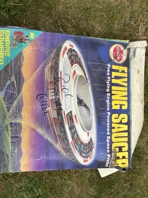 Vintage Cox R/C Gas Engine Star Cruiser Flying Saucer Cat No 4600 - Bild 1 von 4