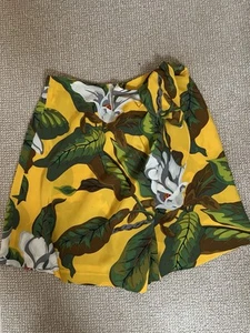 Pantalón corto de seda floral Ellen Tracy talla 6 - Imagen 1 de 3