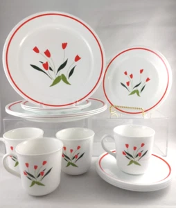 Vintage Corelle Corning Casey's Flowers Dish Set, 4 Place Settings, Red Tulips - Picture 1 of 19