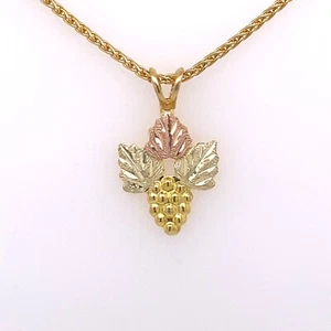 10KT BLACK HILLS GOLD GRAPE LEAF CLUSTER PENDANT .5 GRAMS - Picture 1 of 5