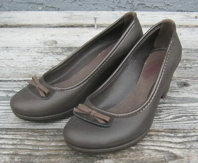 Crocs Wedge Heels Comfort Bow Brown 6M - Image 1 of 4