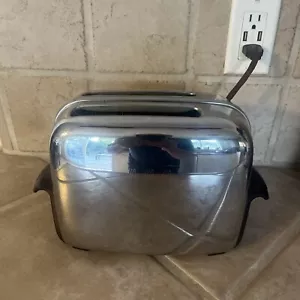Toastmaster Automatic Pop-Up Toaster 2 Slice Chrome Art Deco Vintage 1B14 TESTED - Picture 1 of 11