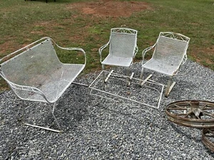 VINTAGE RUSSELL WOODARD WROUGHT IRON GARDEN Bench 2 Chairs Table - Picture 1 of 1