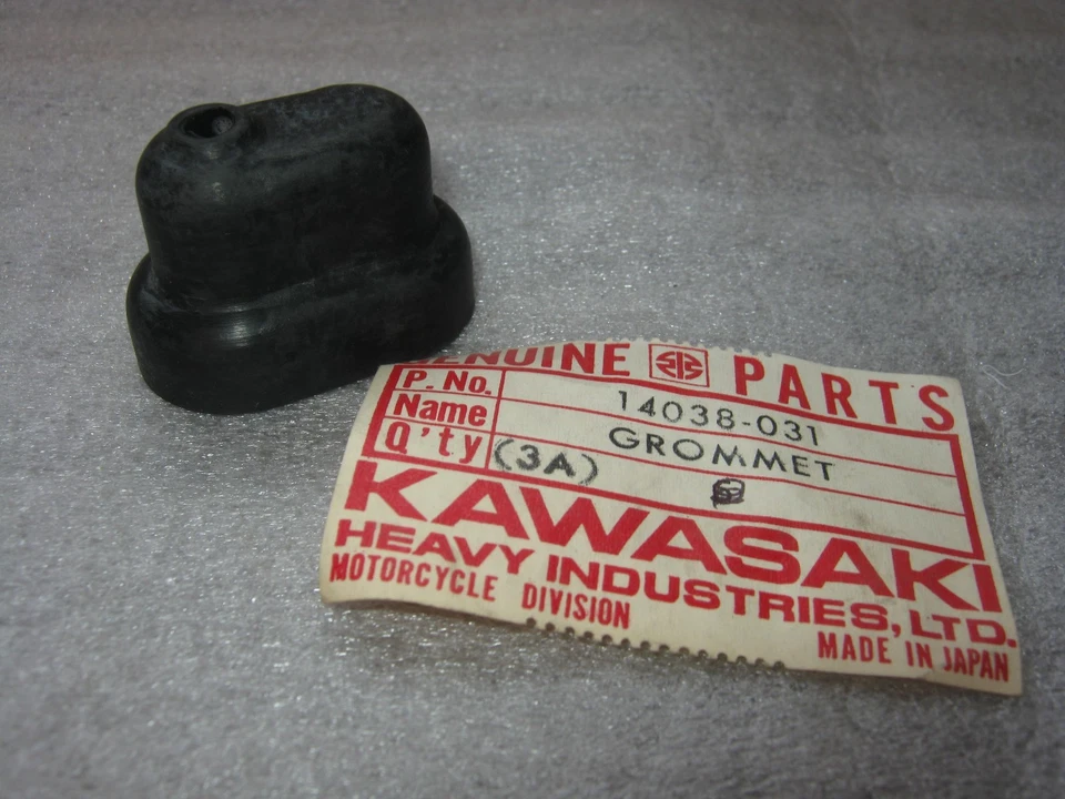 KAWASAKI CARBURETOR CAP GROMMET F8 F8-A BISON 1971 1972 NOS OEM 14038-031 - Image 1 of 1