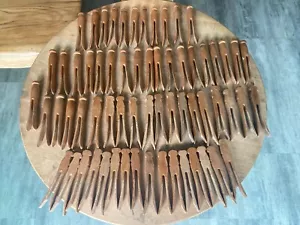 Lotto 66 spille per vestiti vintage picchetti piatti rotondi - Foto 1 di 10