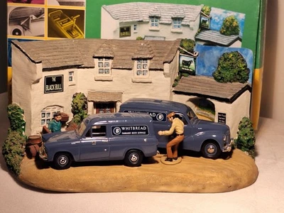 LLEDO VANGUARDS 1:43 WHITBREAD DIORAMA with FORD ANGLIA & AUSTIN A40 VANS BD1002 - Image 1 of 4