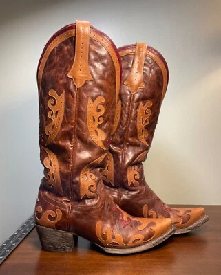 BOTAS VAQUERAS LANE GRACE DE CUERO MARRÓN/ROJO DESGASTADO CON INCRUSTACIONES PARA MUJER 9B  Foto 1 de 4