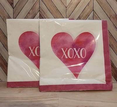 Набор из 2 бумажных салфеток 18 упаковок ~ сердце на День святого Валентина XOXO - Изображение 1 из 3