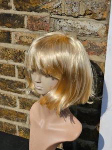UNISEX BLONDE FANCY DRESS COSTUME PARTY SHORT 20's STYLE HAIR BOB WIG FRINGE - Picture 1 of 2