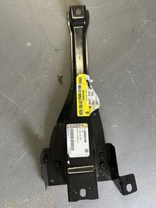 OEM NEW 06-16 GM CHEVROLET IMPALA SEDAN HOOD LATCH LOCK SUPPORT BRACKET 25834168 - Picture 1 of 3