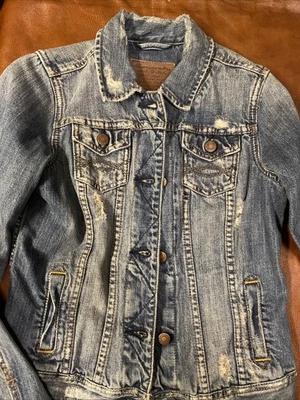 Chaqueta de mezclilla Abercrombie Fitch Y2K grunge para mujer aspecto envejecido medio lavada Foto 1 de 4