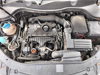 БУТЫЛКА СТИРАЛЬНОЙ МАШИНЫ И ДВИГАТЕЛЬ VOLKSWAGEN PASSAT 2005-2010 - Изображение 1 из 3