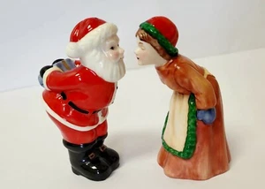 Santa & Mrs Claus Nordic Vtg Styled Kissing Salt & Pepper Shakers  - Picture 1 of 12