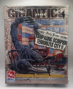 Vintage 1996 AMT ERTL Gigantics Rampaging Scorpion Diorama Sealed!! - Picture 1 of 7