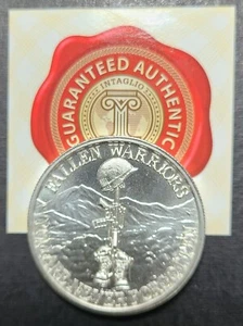 Reloj Intaglio Militar Battlefield Cross Fallen Warriors BU 2 OZ plata certificado de autenticidad - Imagen 1 de 4