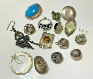 Lotto Di Singolo Orecchini Strass Madreperla Pietre 64.8g Argento 15 PC 2k 2.3 - Foto 1 di 2