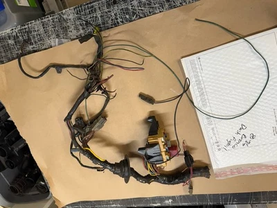 Caja de fusibles caja de fusibles Bronco 80-86 1980-1986 con soportes y coleta OEM Foto 1 de 4