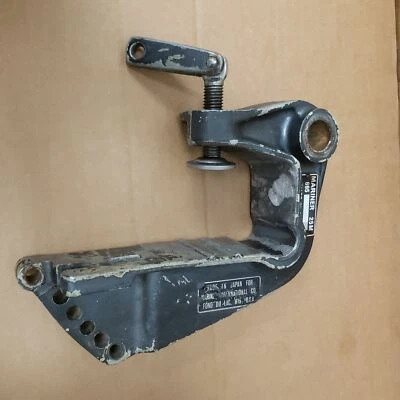 *25M Mariner Yamaha 7847m Transom Port Clamp Mount Bracket Stern 25-28-30 Hp - Image 1 of 4